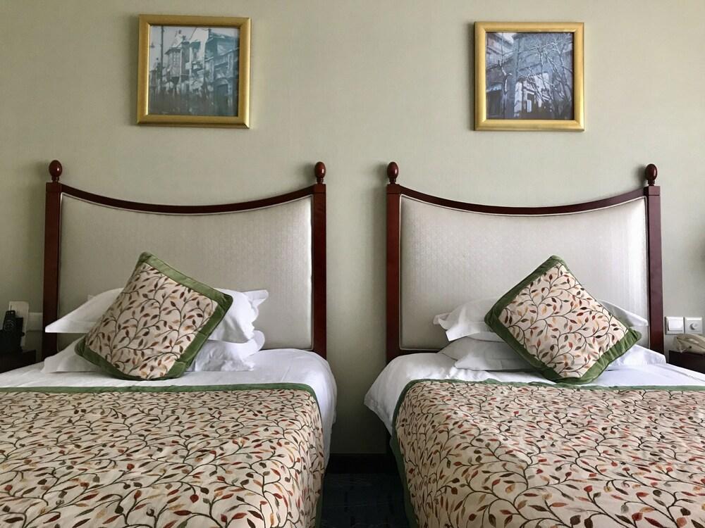 The Bund Riverside Hotel Shanghai Bagian luar foto